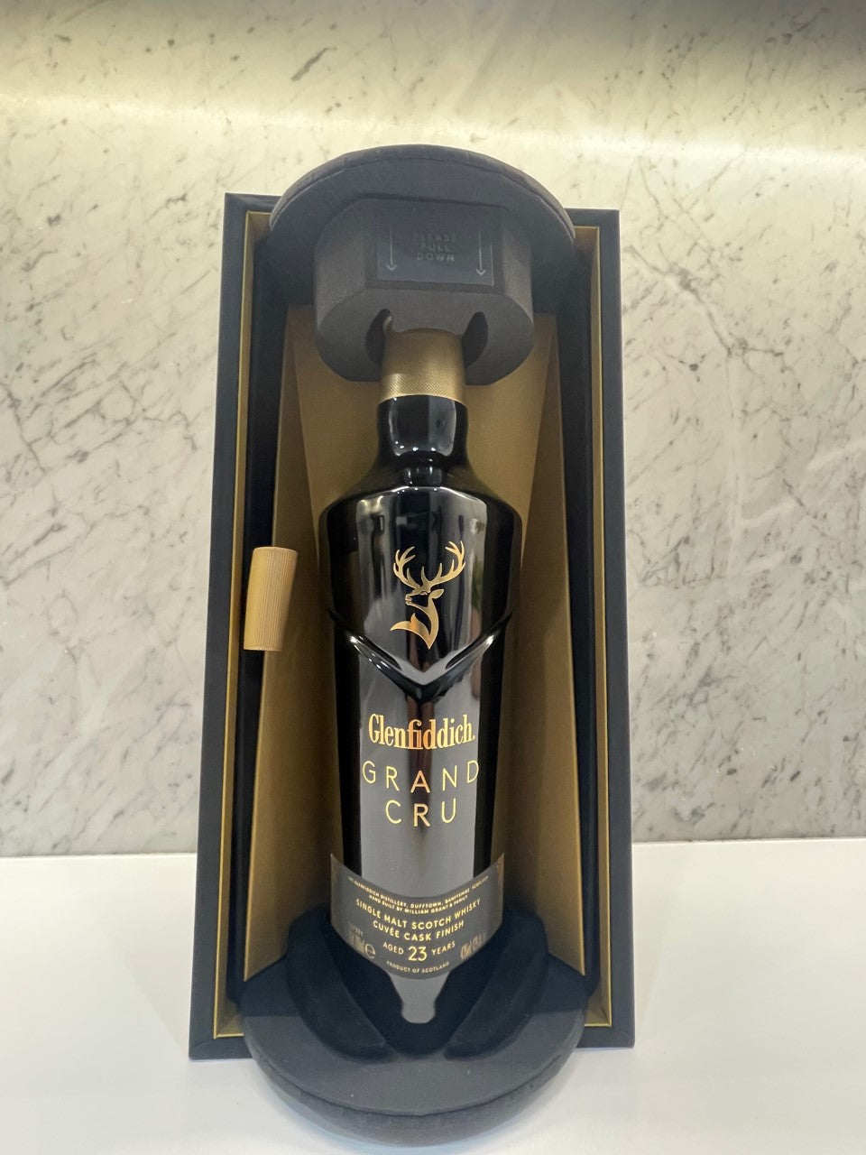 * Travel Retail Edition * Glenfiddich Grand Cru 23 Year Old Single Malt Scotch Whisky (700ml) - 43% ABV - Cigar & Whisky Cellar